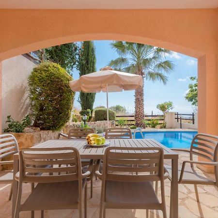 Resitour - Perneri Four Bedroom Villa Paphos ภายนอก รูปภาพ