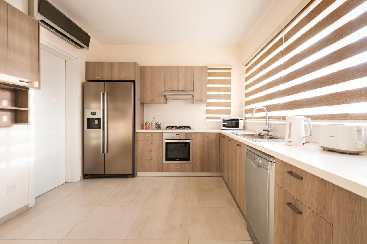 Resitour - Perneri Four Bedroom Villa Paphos ภายนอก รูปภาพ
