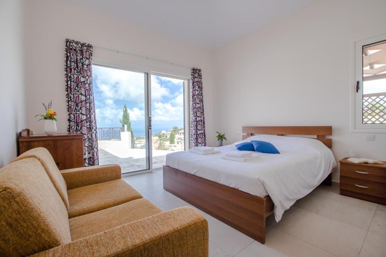 Resitour - Perneri Four Bedroom Villa Paphos ภายนอก รูปภาพ